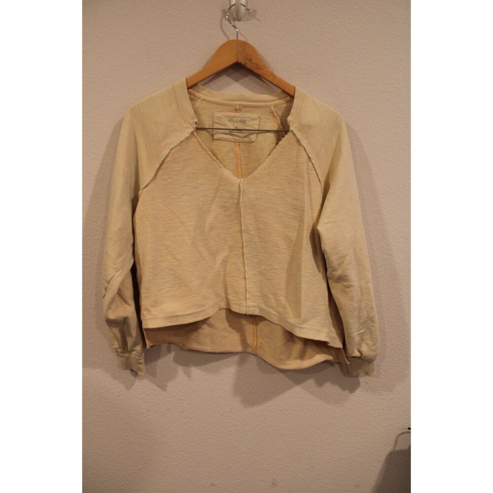 Anthropologie Pilcro Cream Long Sleeve V-Neck Raw Hem Cropped Sweatshirt small
